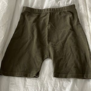 BRANDY MELVILLE BIKER SHORTS